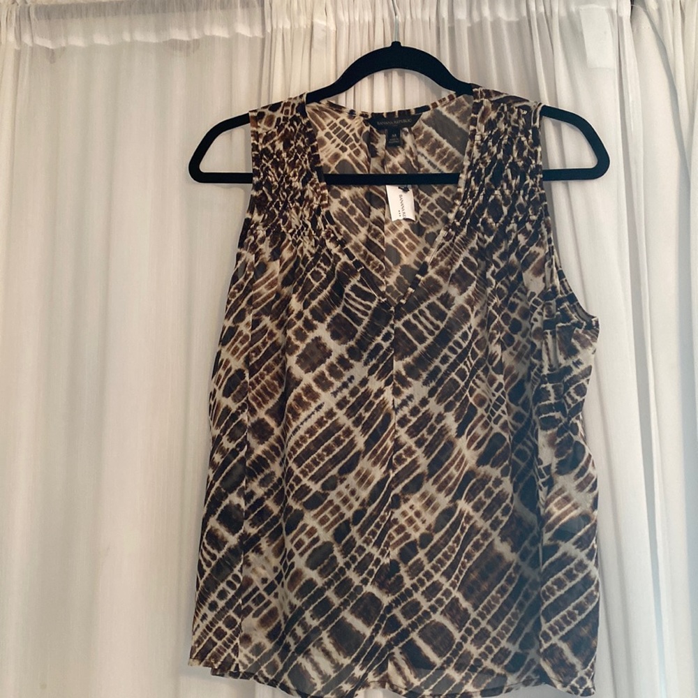 Women’s sleeveless top from banana republic